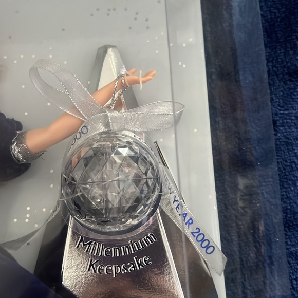 Mint Condition Barbie Millenium Princess (2000) - Picture 2 of 4